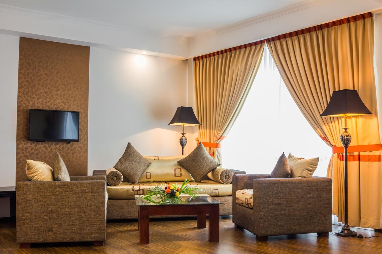 The Covanro Airport Hotel - Katunayake Gampaha Phòng bức ảnh